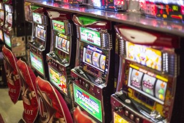 jupe66 live blackjack game displayed on mobile phone with dealer and betting interface